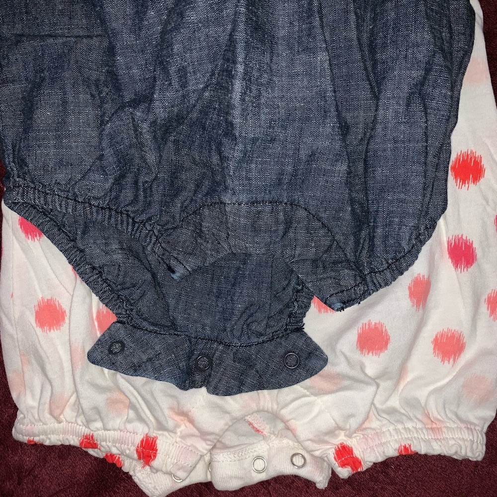 2 Baby Gap Rompers - Picture 4 of 7